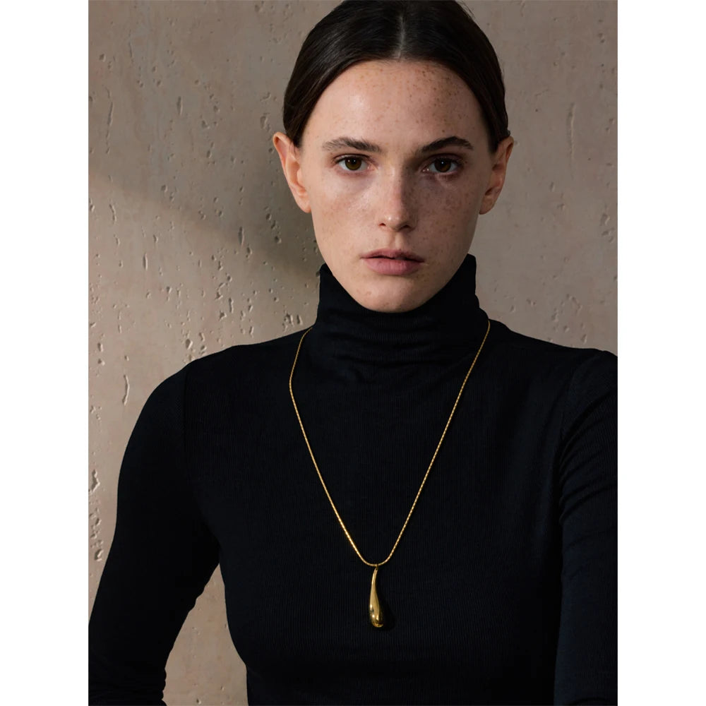 Dagny vanddråbevedhæng, halskæde, tåler vand, rustfrit stål 316L med guld- eller sølvfarvet PVD-belægning, Lark & Reed, billede 3