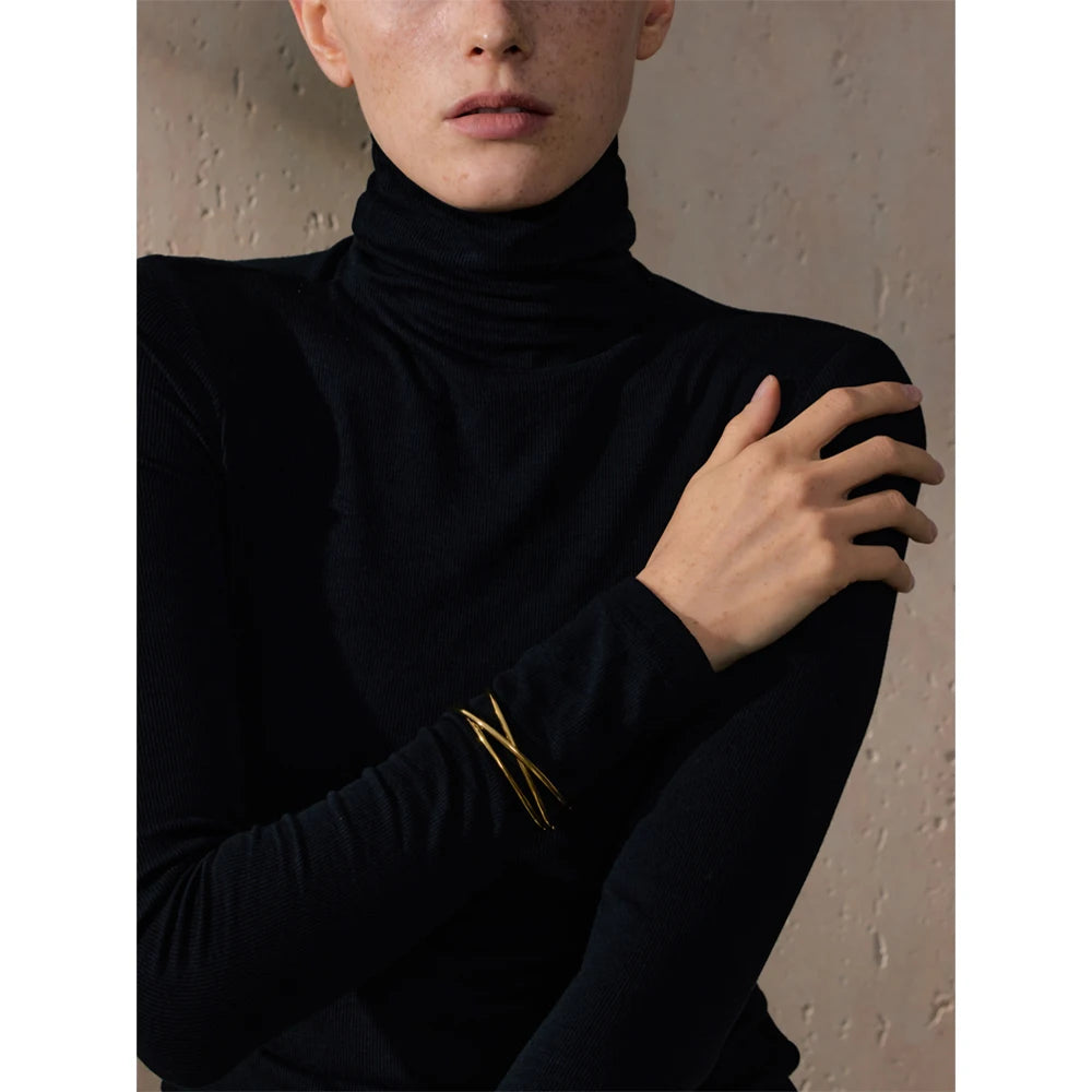 Malmo Gekreuzte Armspange, Armband, wasserfest, 316L-Edelstahl mit gold- oder silberfarbener PVD-Beschichtung, Lark & Reed, Ansicht 5