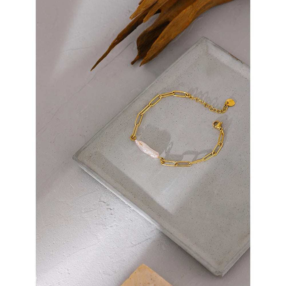 Ravenna paperclip-armbånd med perle, armbånd, tåler vand, rustfrit stål 316L med guldfarvet PVD-belægning, Lark & Reed, billede 6