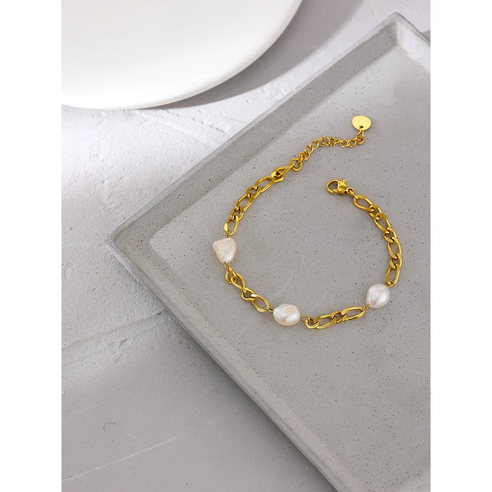 Ottilia armbånd med perleled, armbånd, tåler vand, rustfrit stål 316L med guldfarvet PVD-belægning, Lark & Reed, billede 3