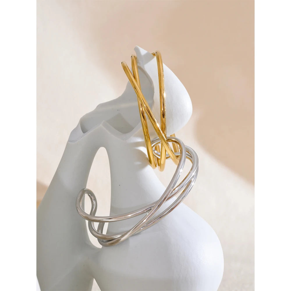 Malmo Gekreuzte Armspange, Armband, wasserfest, 316L-Edelstahl mit gold- oder silberfarbener PVD-Beschichtung, Lark & Reed, Ansicht 6