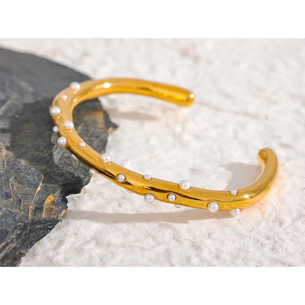 Valencia åben armring med små perler, armbånd, tåler vand, rustfrit stål 316L med guldfarvet PVD-belægning, Lark & Reed, billede 6