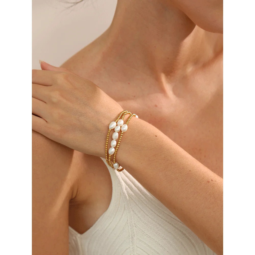 Noelle perlearmbånd, armbånd, tåler vand, rustfrit stål 316L med guldfarvet PVD-belægning, Lark & Reed, billede 2