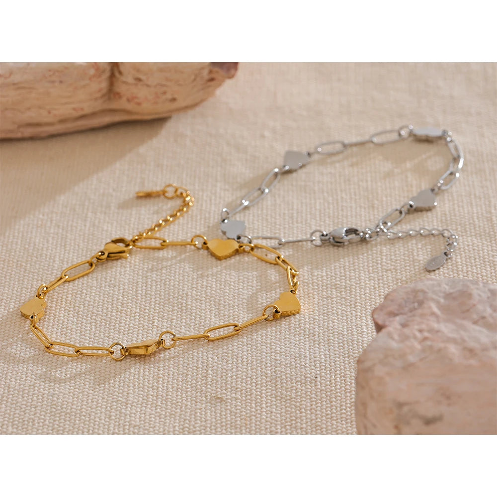 Lisbet armbånd med hjerter, armbånd, tåler vand, rustfrit stål 316L med guld- eller sølvfarvet PVD-belægning, Lark & Reed, billede 6