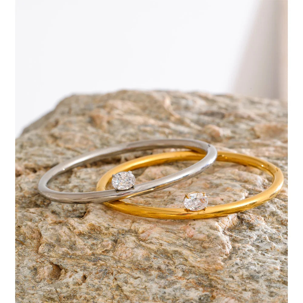 Caprera glat armring med zirkonia, armbånd, tåler vand, rustfrit stål 316L med guld- eller sølvfarvet PVD-belægning, Lark & Reed, billede 4