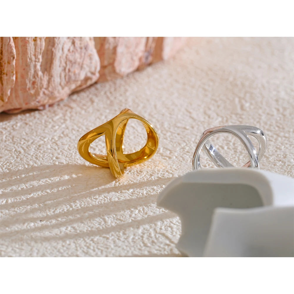 Helle krydsring, ring, tåler vand, rustfrit stål 316L med guld- eller sølvfarvet PVD-belægning, Lark & Reed, billede 4