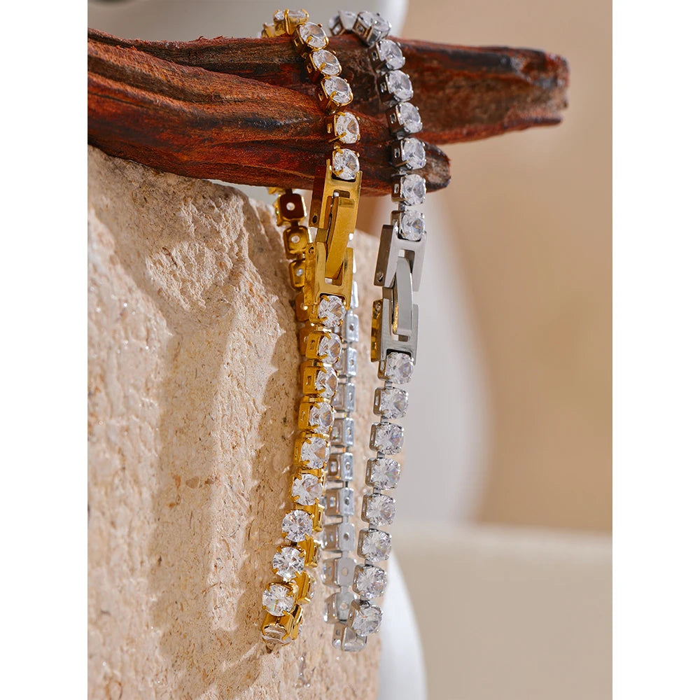 Zurich Kristall-Tennisarmband, Armband, wasserfest, 316L-Edelstahl mit gold- oder silberfarbener PVD-Beschichtung, Lark & Reed, Ansicht 3