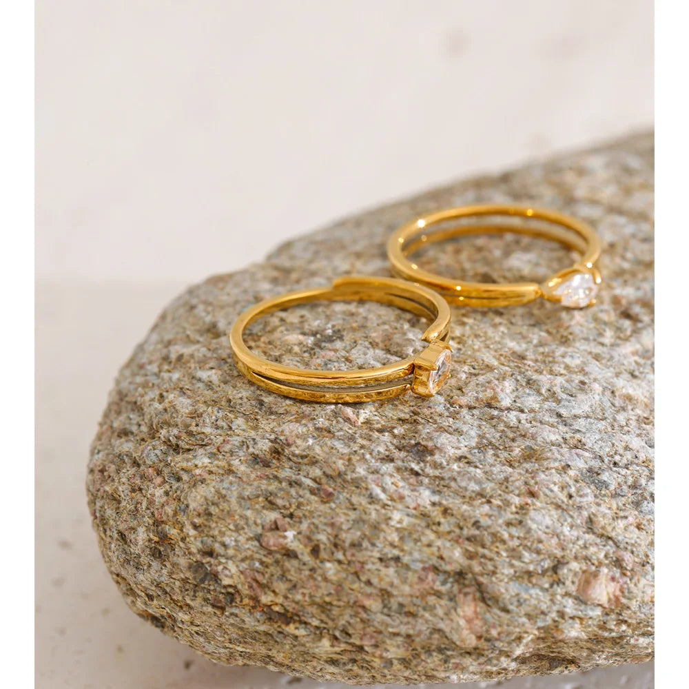 Ella kristallisormus, sormus, vedenkestävä, 316L-ruostumaton teräs kullanvärisellä PVD-pinnoitteella, Lark & Reed, kuva 5