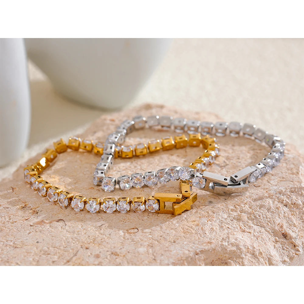 Zurich Kristall-Tennisarmband, Armband, wasserfest, 316L-Edelstahl mit gold- oder silberfarbener PVD-Beschichtung, Lark & Reed, Ansicht 2