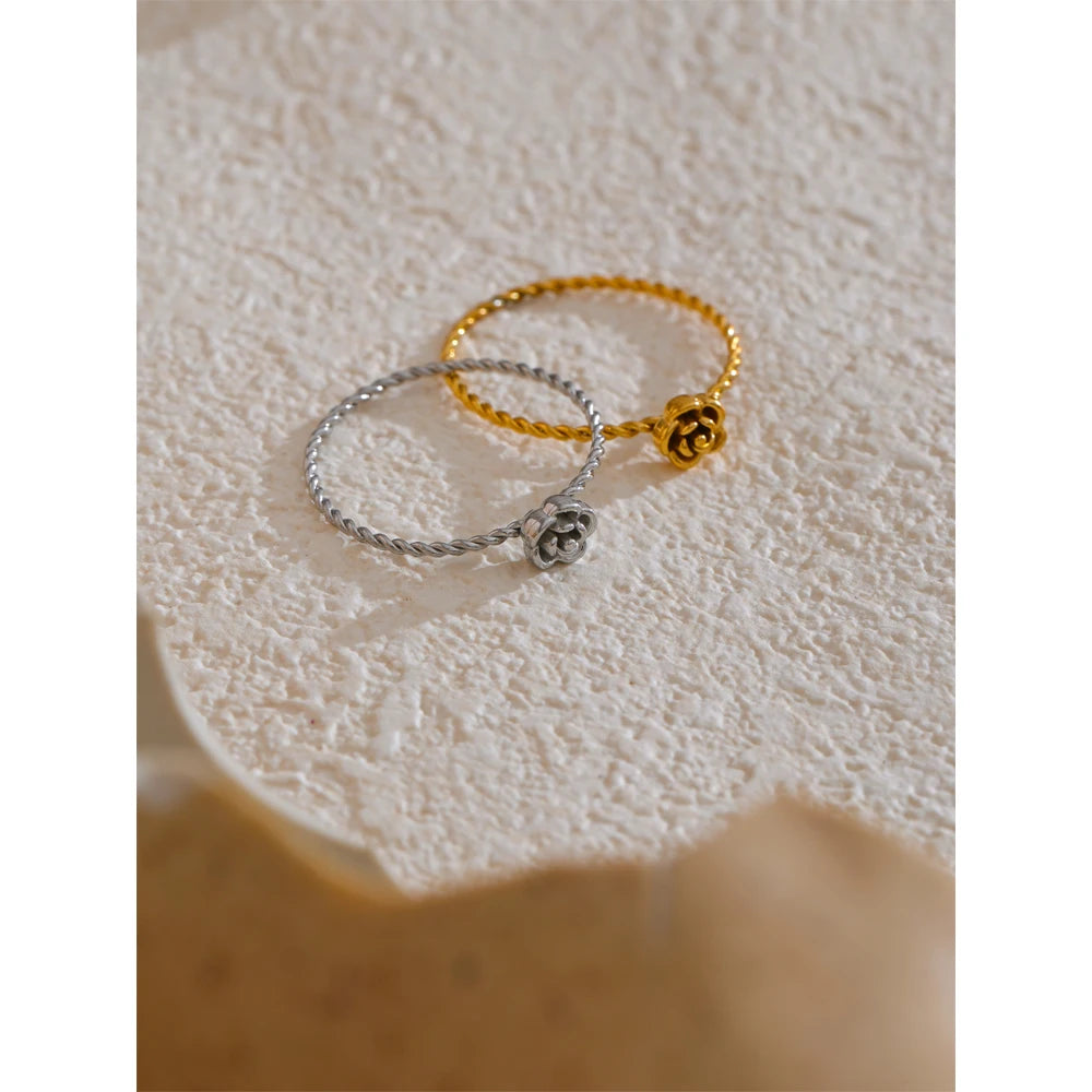 Karin snoet rosering, ring, tåler vand, rustfrit stål 316L med guld- eller sølvfarvet PVD-belægning, Lark & Reed, billede 2