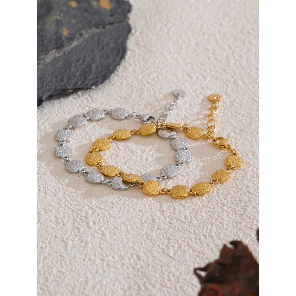 Delft Münz-Armband, Armband, wasserfest, 316L-Edelstahl mit gold- oder silberfarbener PVD-Beschichtung, Lark & Reed, Ansicht 2