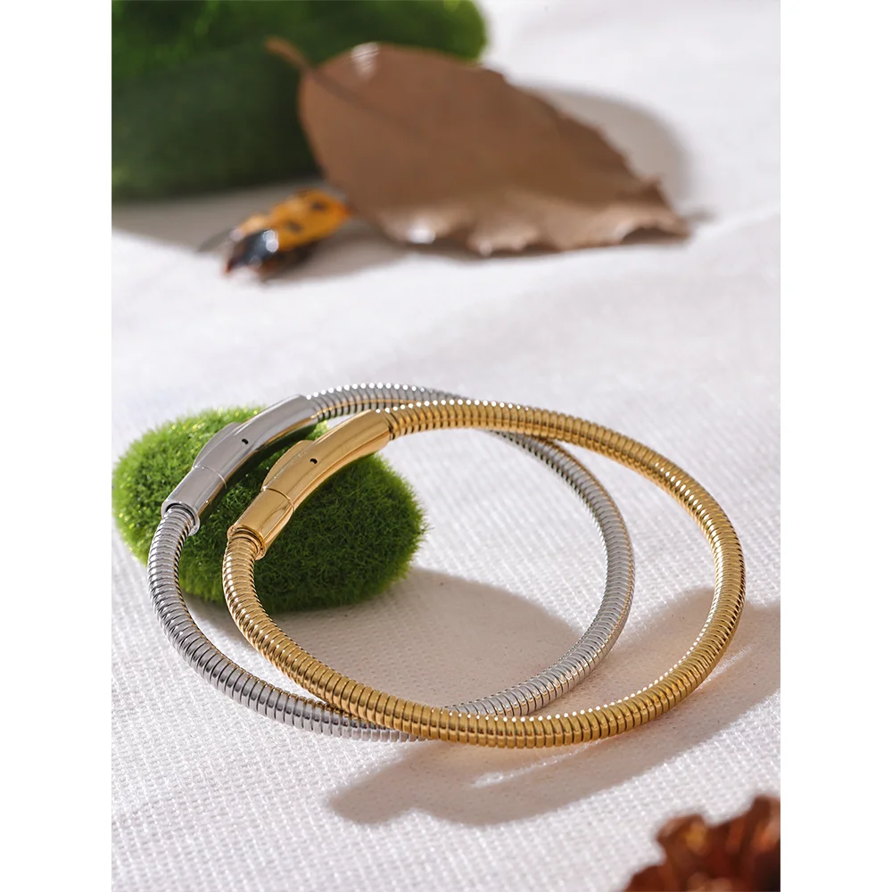 Sitges slangearmbånd, armbånd, tåler vand, rustfrit stål 316L med guld- eller sølvfarvet PVD-belægning, Lark & Reed, billede 4