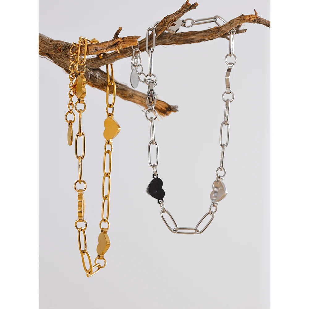 Lisbet armbånd med hjerter, armbånd, tåler vand, rustfrit stål 316L med guld- eller sølvfarvet PVD-belægning, Lark & Reed, billede 4