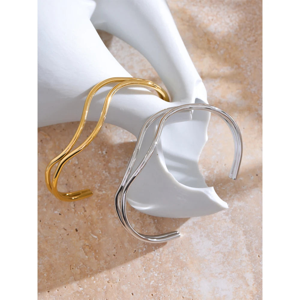 Riga åben bølgearmring, armbånd, tåler vand, rustfrit stål 316L med guld- eller sølvfarvet PVD-belægning, Lark & Reed, billede 4