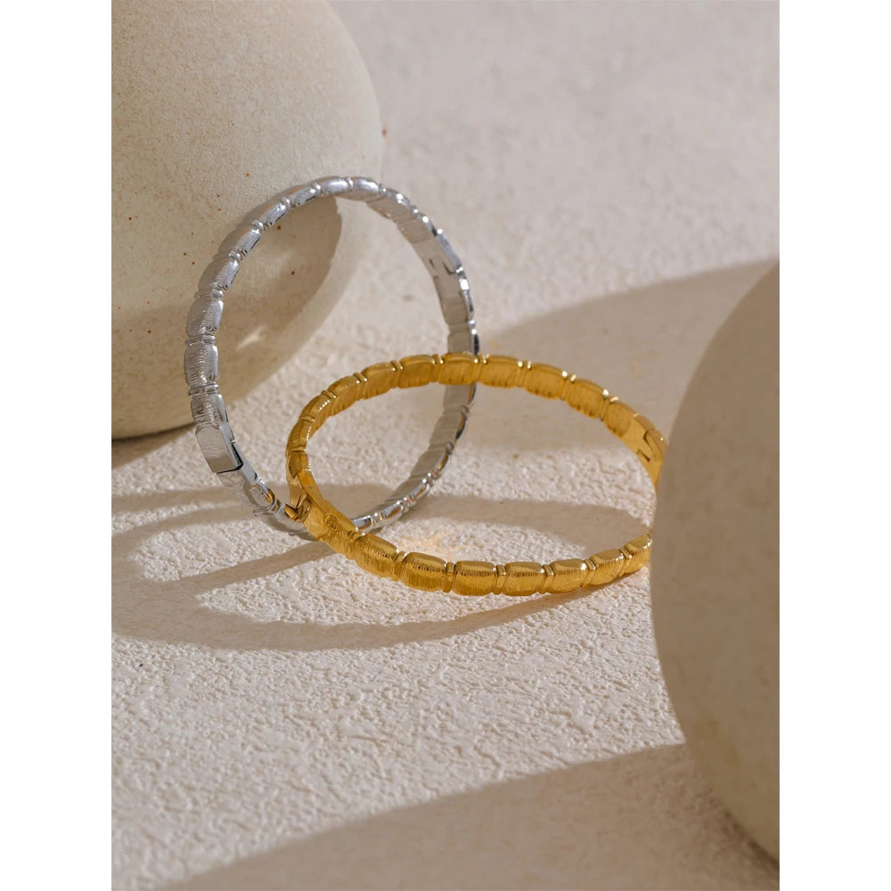 Oslo riflet armring, armbånd, tåler vand, rustfrit stål 316L med guld- eller sølvfarvet PVD-belægning, Lark & Reed, billede 4