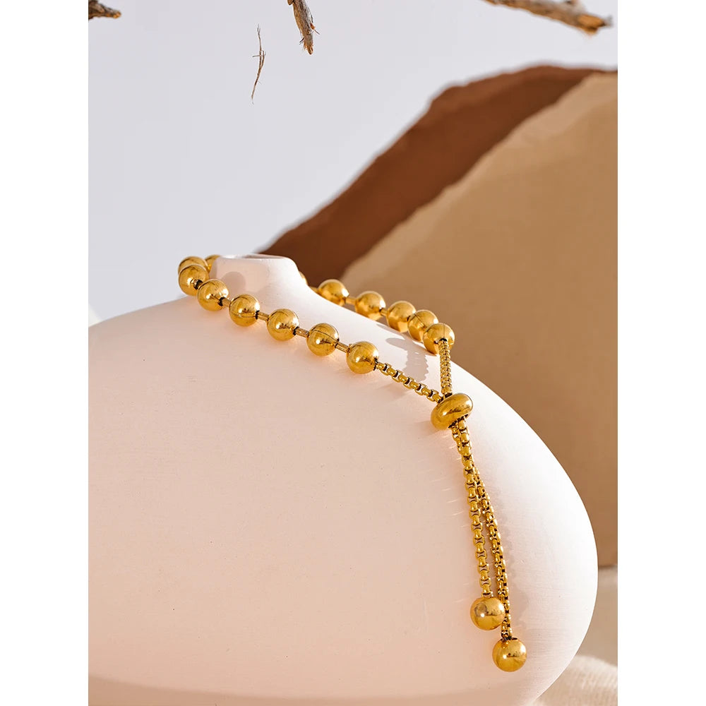 Girona Kugelketten-Armband, Armband, wasserfest, 316L-Edelstahl mit goldfarbener PVD-Beschichtung, Lark & Reed, Ansicht 3