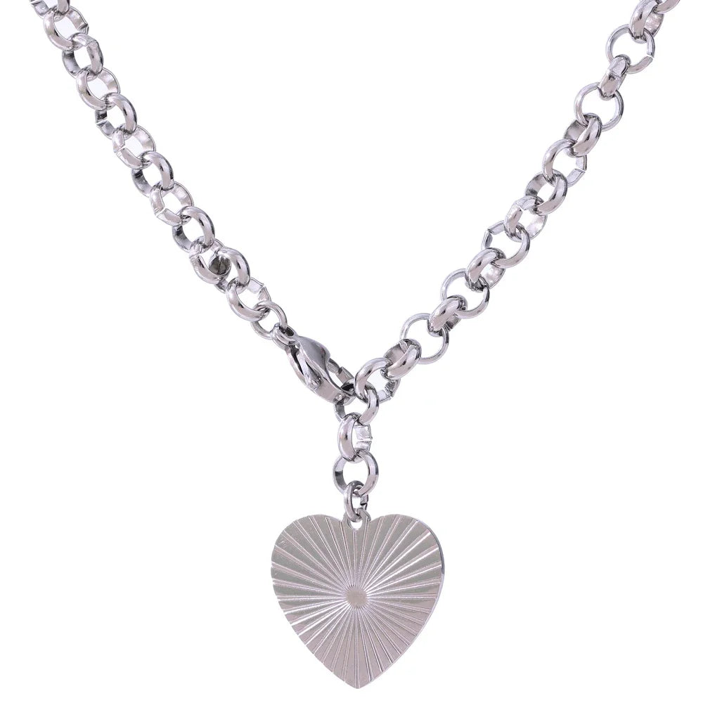 Marianne hjärthänge, halsband, tål vatten, rostfritt stål 316L med guld- eller silverfärgad PVD-finish, Lark & Reed, bild 7