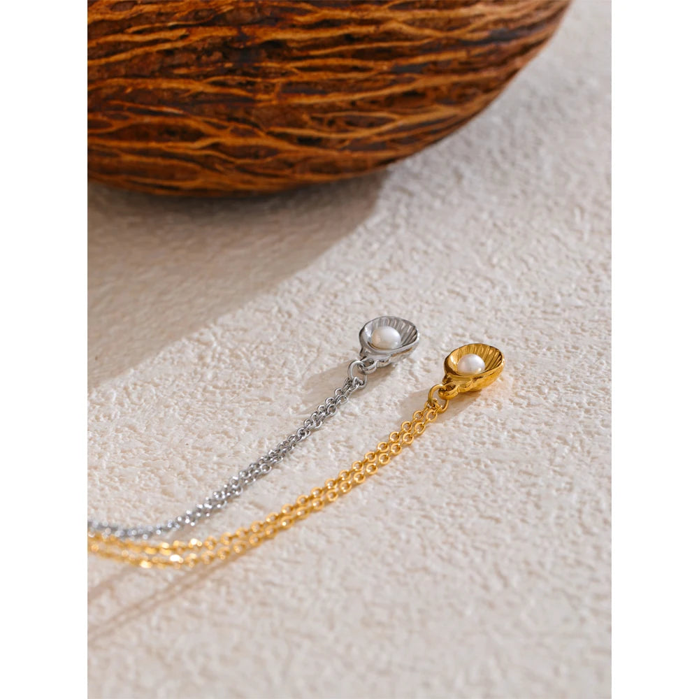 Paola pärlhänge, halsband, tål vatten, rostfritt stål 316L med guld- eller silverfärgad PVD-finish, Lark & Reed, bild 4