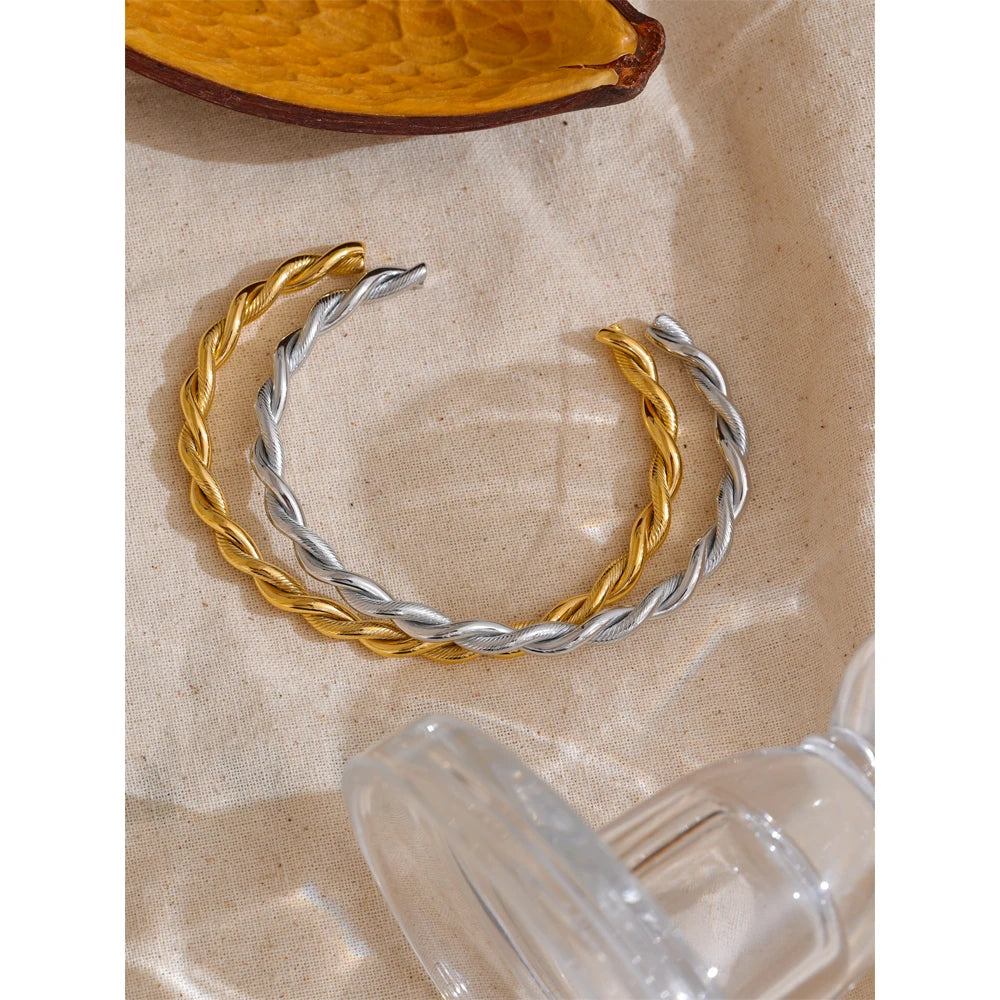 Lugano snoet åben armring, armbånd, tåler vand, rustfrit stål 316L med guld- eller sølvfarvet PVD-belægning, Lark & Reed, billede 4