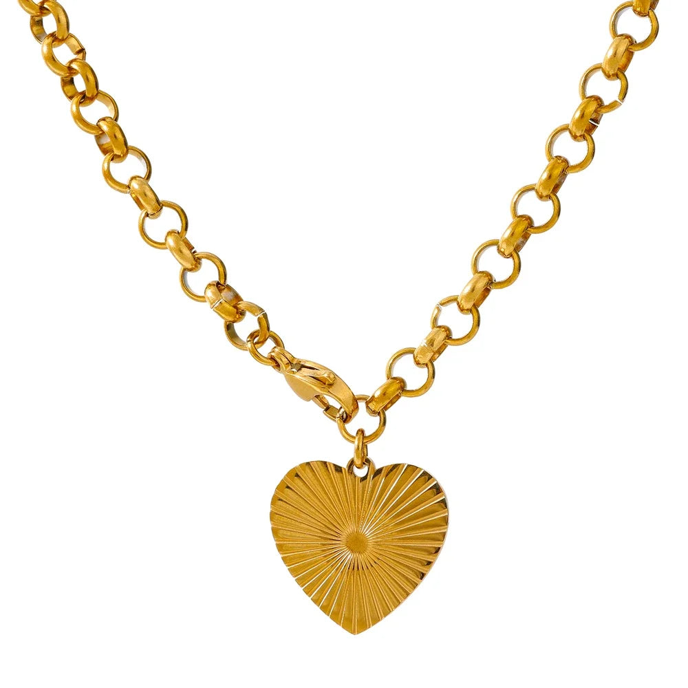 Marianne hjärthänge, halsband, tål vatten, rostfritt stål 316L med guld- eller silverfärgad PVD-finish, Lark & Reed, bild 8