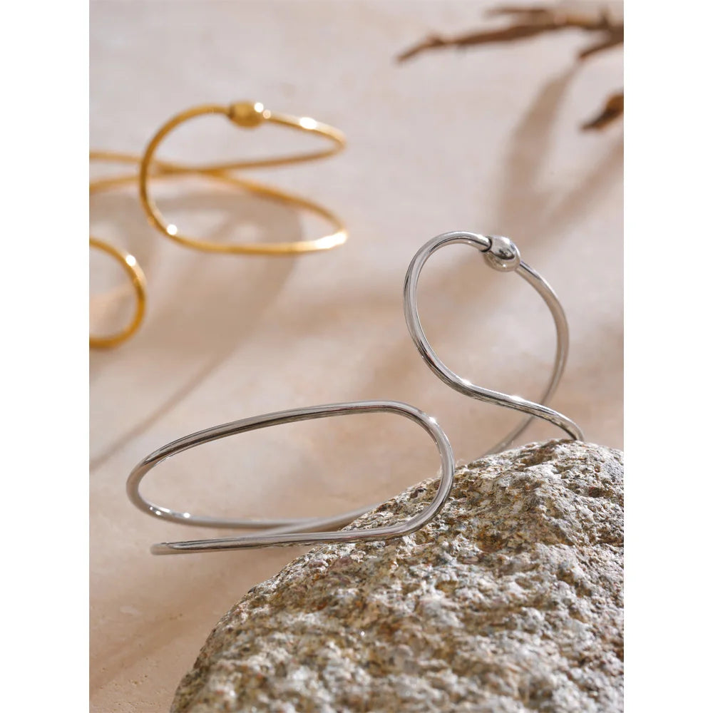 Helsinki åben armring med to tråde, armbånd, tåler vand, rustfrit stål 316L med guld- eller sølvfarvet PVD-belægning, Lark & Reed, billede 6