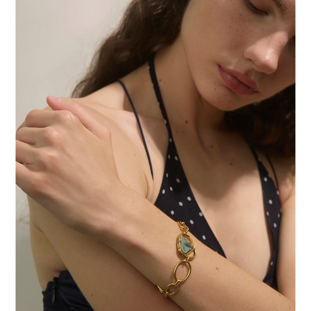 Jerez armbånd med grøn sten, armbånd, tåler vand, rustfrit stål 316L med guldfarvet PVD-belægning, Lark & Reed, billede 5