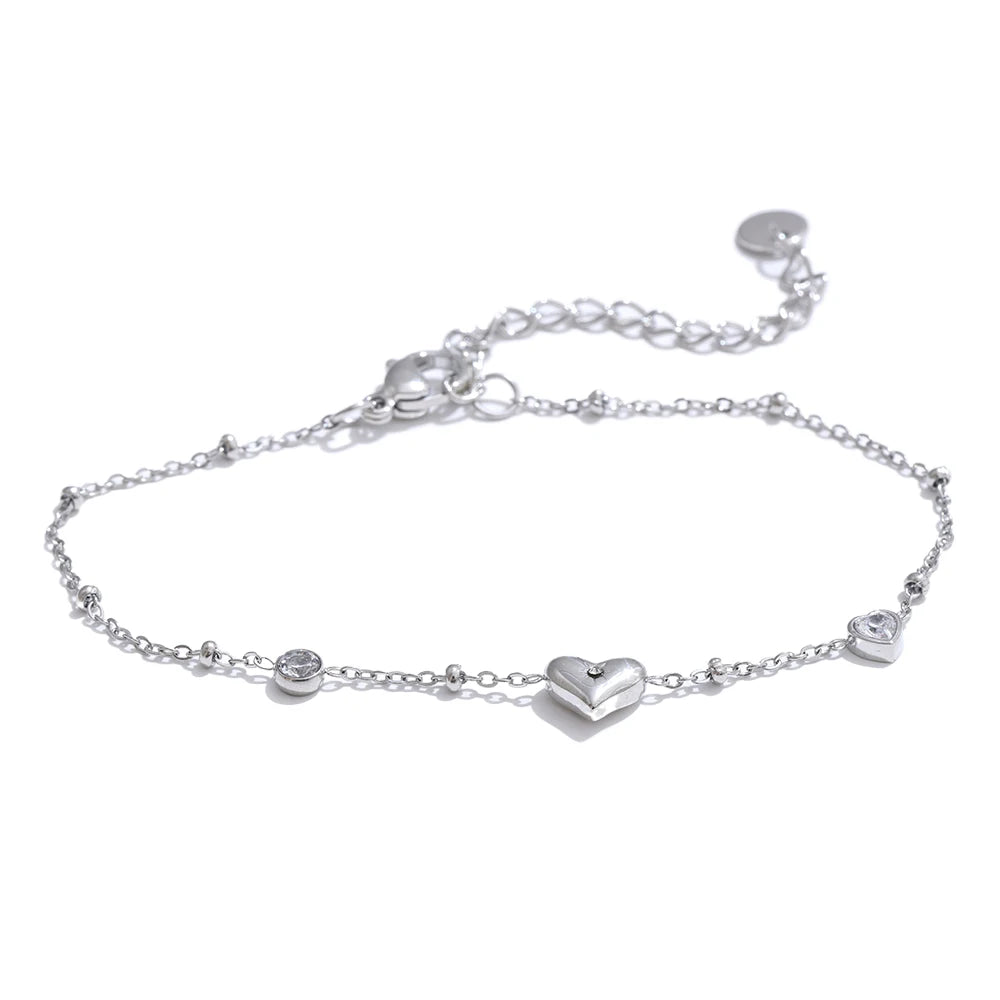 Anouska armbånd med små zirkoniahjerter, armbånd, tåler vand, rustfrit stål 316L med guld- eller sølvfarvet PVD-belægning, Lark & Reed, billede 7