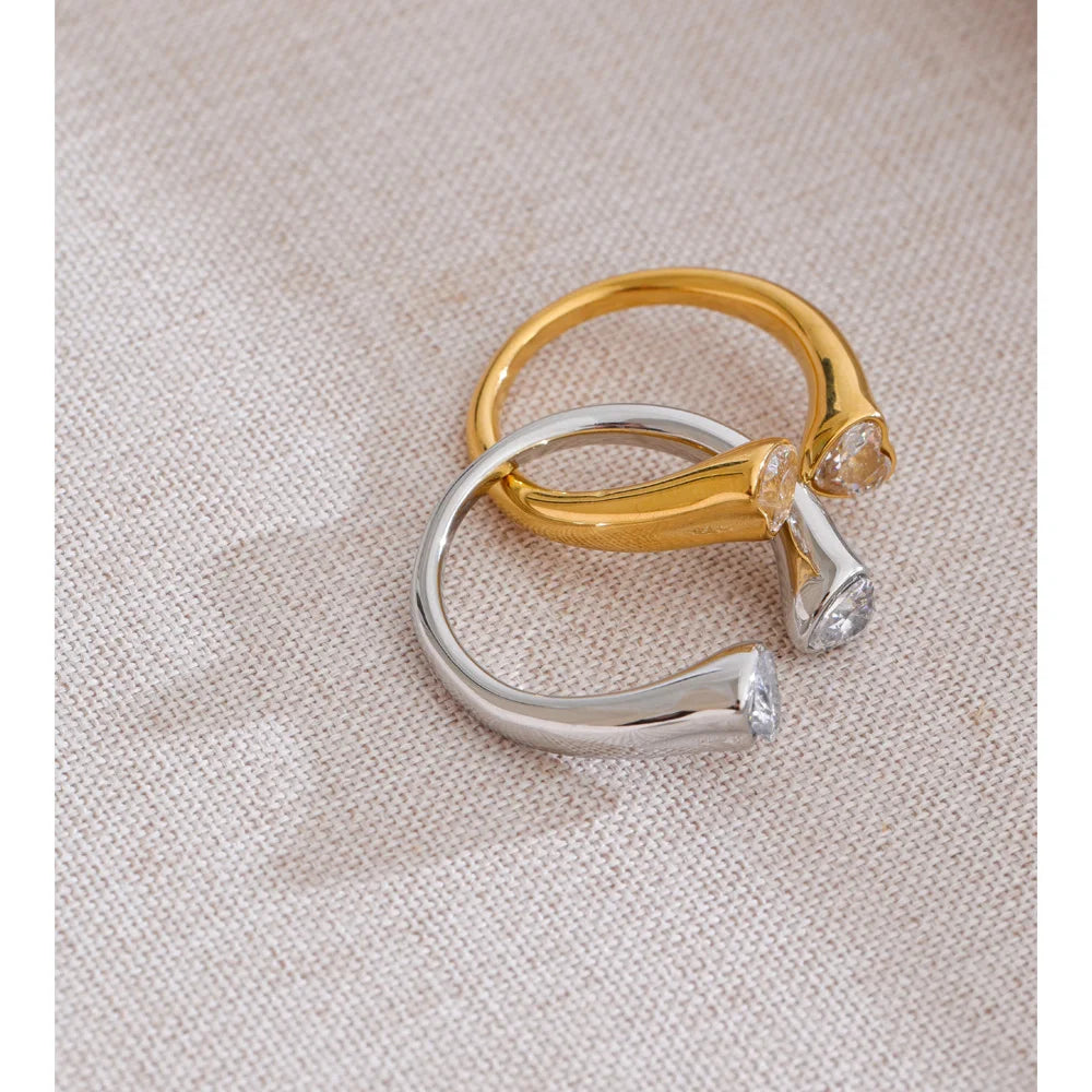 Nike åben hjertering med zirkonia, ring, tåler vand, rustfrit stål 316L med guld- eller sølvfarvet PVD-belægning, Lark & Reed, billede 2