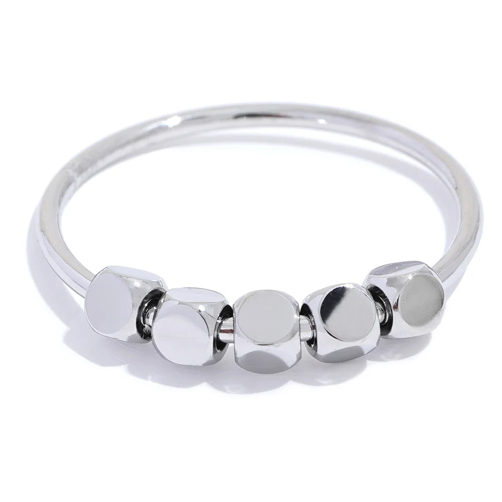 Anillo Sigrid cuentas cuadradas, anillo, resistente al agua, acero inoxidable 316L con acabado PVD dorado o plateado, Lark & Reed, vista 8