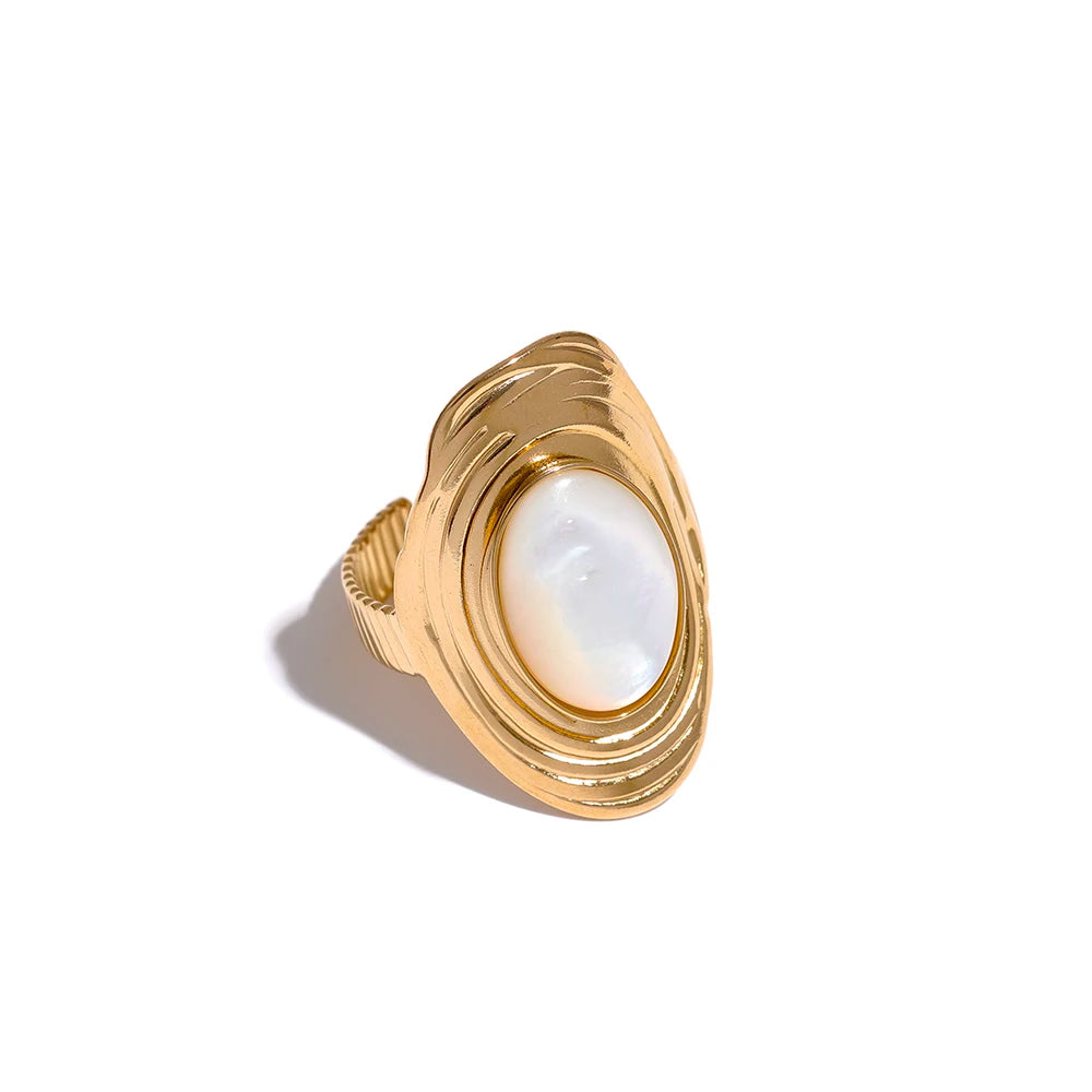 Laura kivisormus, sormus, vedenkestävä, 316L-ruostumaton teräs kullanvärisellä PVD-pinnoitteella, Lark & Reed, kuva 9