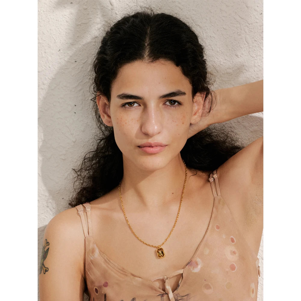 Viola Champagne Collar