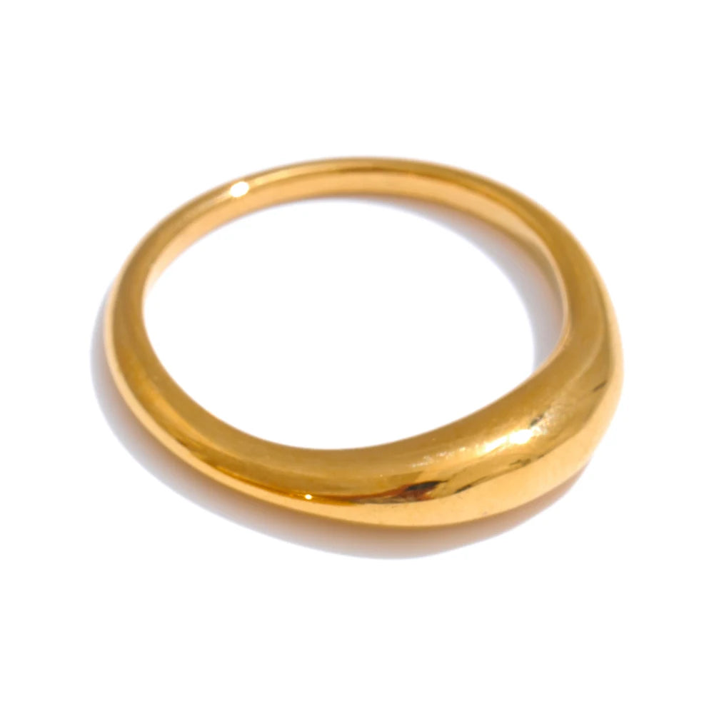Tessa Geformter Ring, Ring, wasserfest, 316L-Edelstahl mit goldfarbener PVD-Beschichtung, Lark & Reed, Ansicht 8