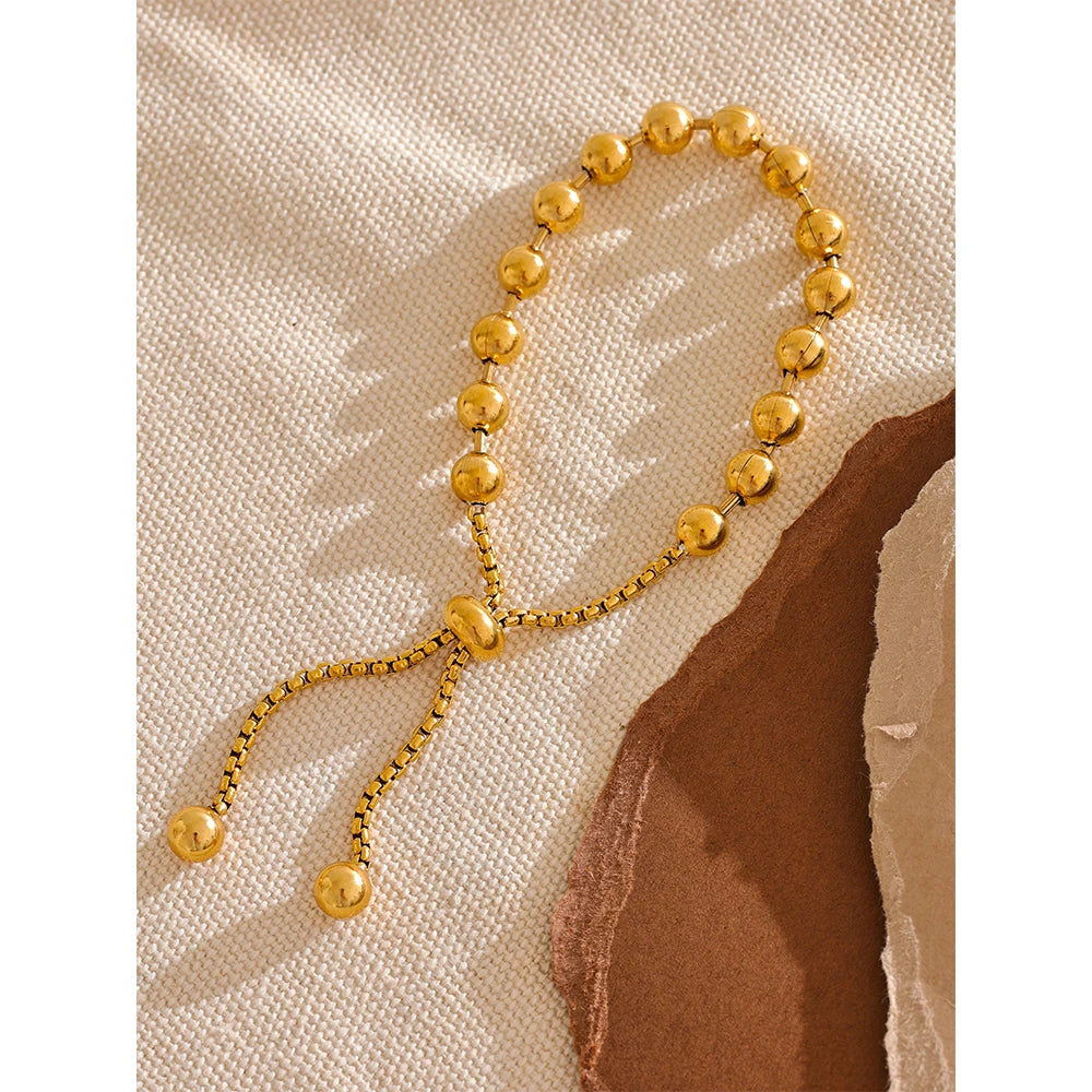 Girona Kugelketten-Armband, Armband, wasserfest, 316L-Edelstahl mit goldfarbener PVD-Beschichtung, Lark & Reed, Ansicht 5