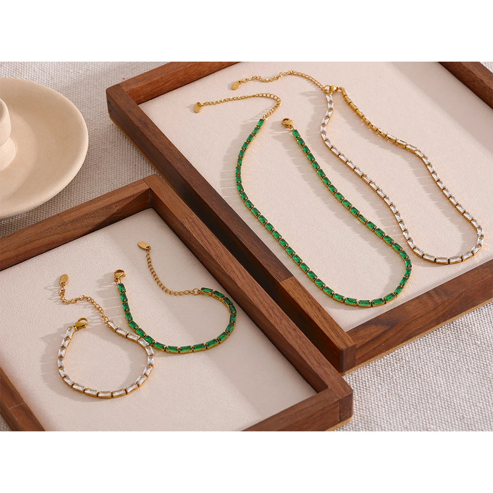 Collana Palma con zirconi baguette, collana, resistente all’acqua, acciaio inossidabile 316L con finitura PVD dorata, Lark & Reed, vista 3