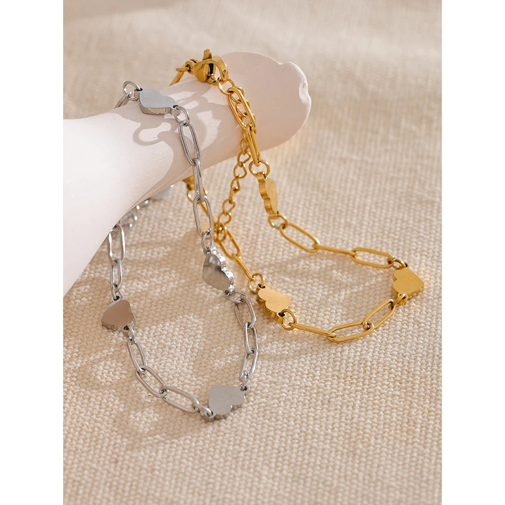 Lisbet Herz-Gliederarmband, Armband, wasserfest, 316L-Edelstahl mit gold- oder silberfarbener PVD-Beschichtung, Lark & Reed, Ansicht 2