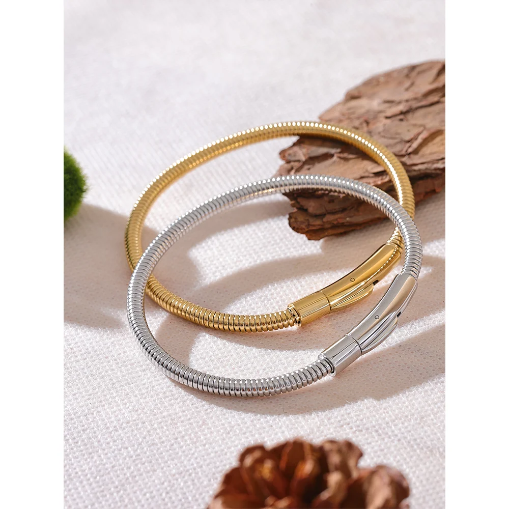 Sitges slangearmbånd, armbånd, tåler vand, rustfrit stål 316L med guld- eller sølvfarvet PVD-belægning, Lark & Reed, billede 3