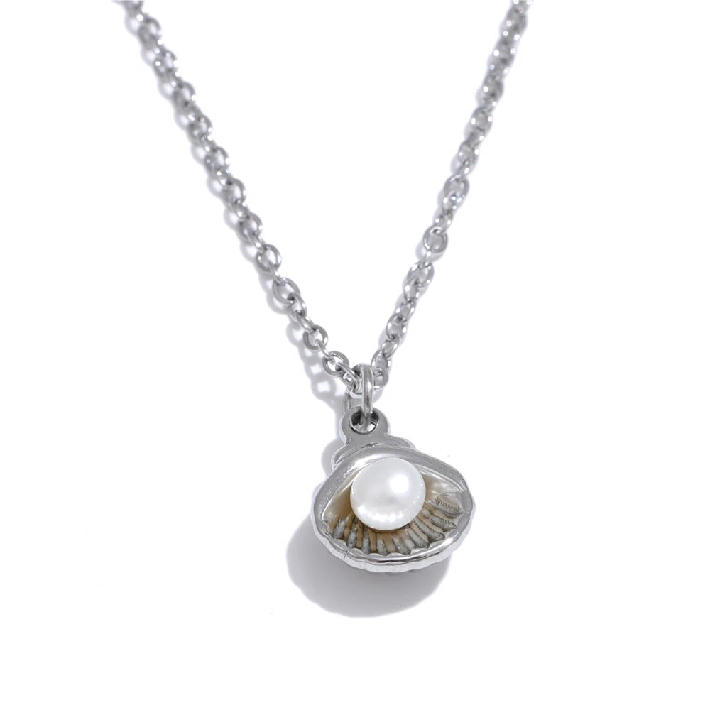 Paola pärlhänge, halsband, tål vatten, rostfritt stål 316L med guld- eller silverfärgad PVD-finish, Lark & Reed, bild 8