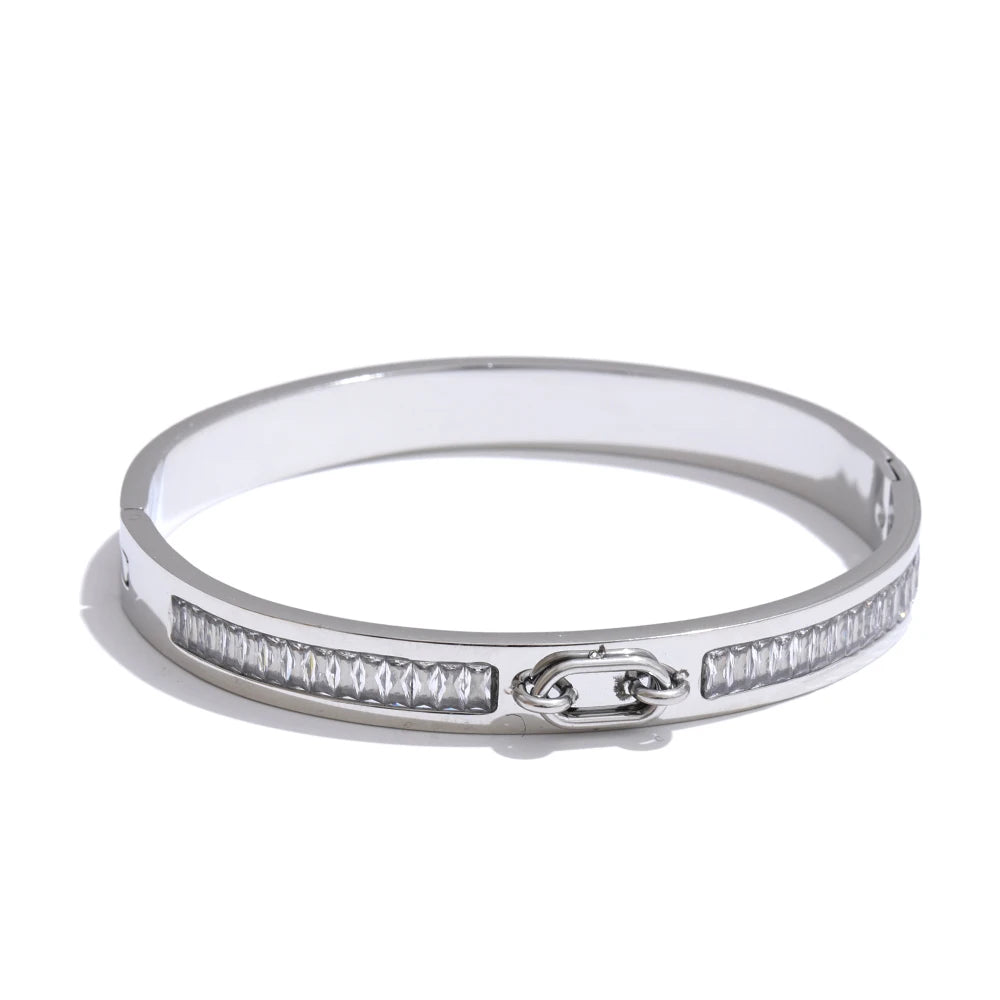Tromso Kristall-Kreuz-Armreif, Armband, wasserfest, 316L-Edelstahl mit gold- oder silberfarbener PVD-Beschichtung, Lark & Reed, Ansicht 7