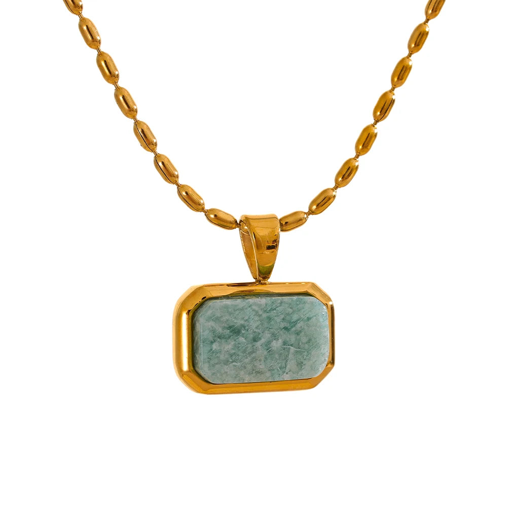 Menorca Anhänger mit grünem Stein, Halskette, wasserfest, 316L-Edelstahl mit gold- oder silberfarbener PVD-Beschichtung, Lark & Reed, Ansicht 7