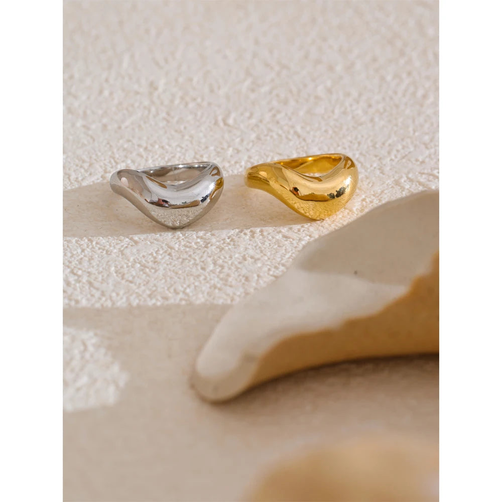 Ingrid bølgering, ring, tåler vand, rustfrit stål 316L med guld- eller sølvfarvet PVD-belægning, Lark & Reed, billede 6