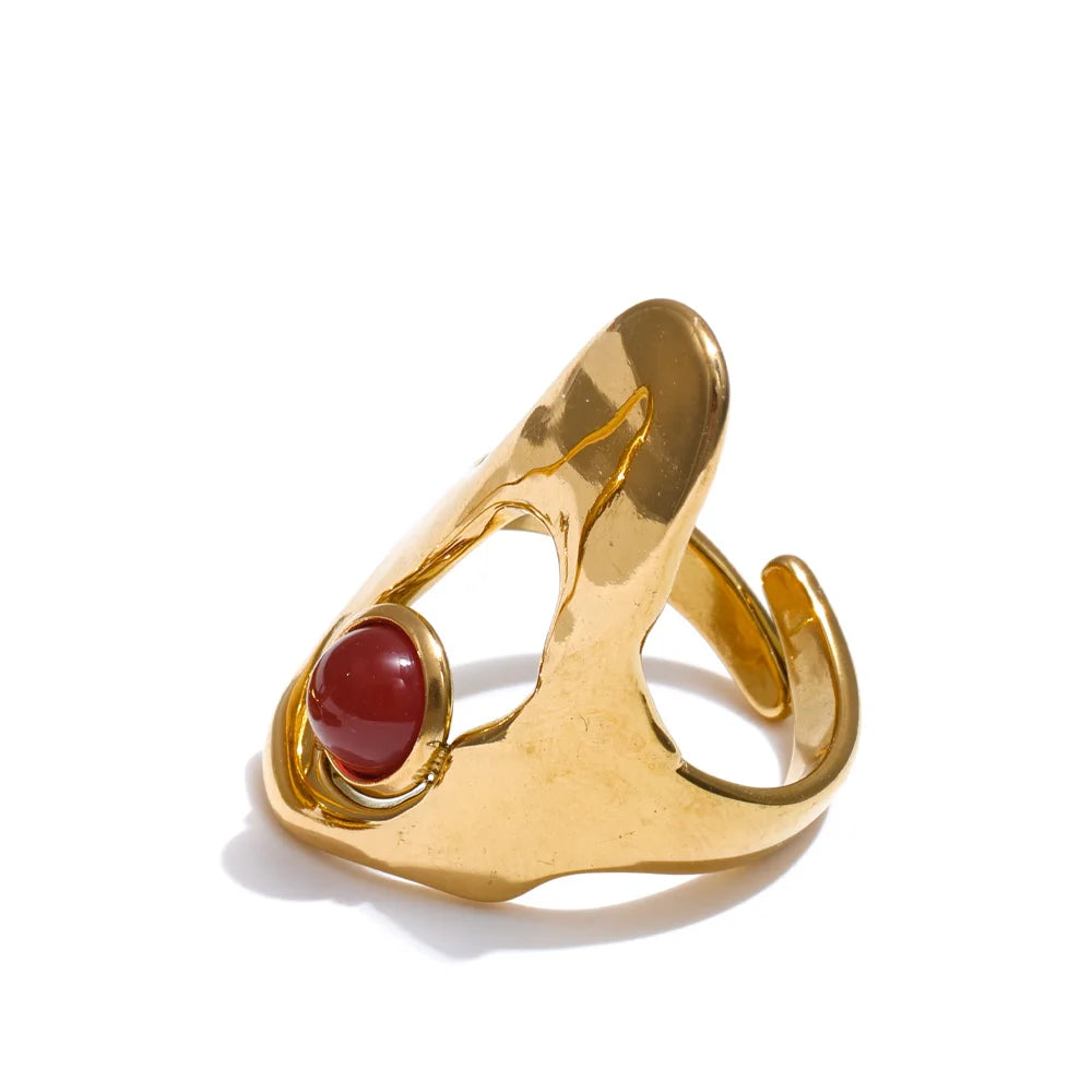 Varenna stenring, ring, tål vatten, rostfritt stål 316L med guldfärgad PVD-finish, Lark & Reed, bild 7