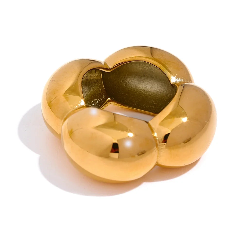 Dorthe Clover Dome Ring, waterproof ring in 316L stainless steel with a gold or silver-tone PVD finish by Lark & Reed