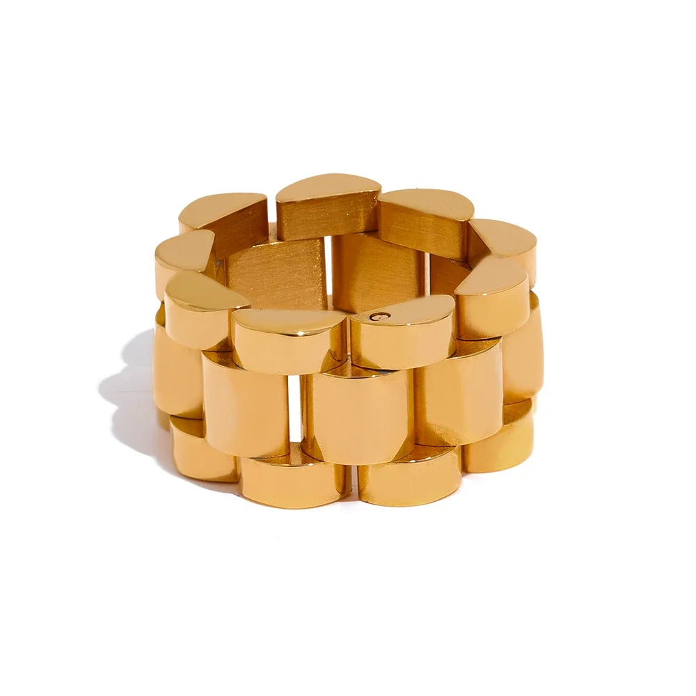 Jorun Chain Link Ring, waterproof ring in 316L stainless steel with a gold or silver-tone PVD finish by Lark & Reed