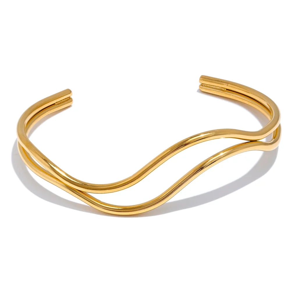 Riga Wellen-Armspange, Armband, wasserfest, 316L-Edelstahl mit gold- oder silberfarbener PVD-Beschichtung, Lark & Reed