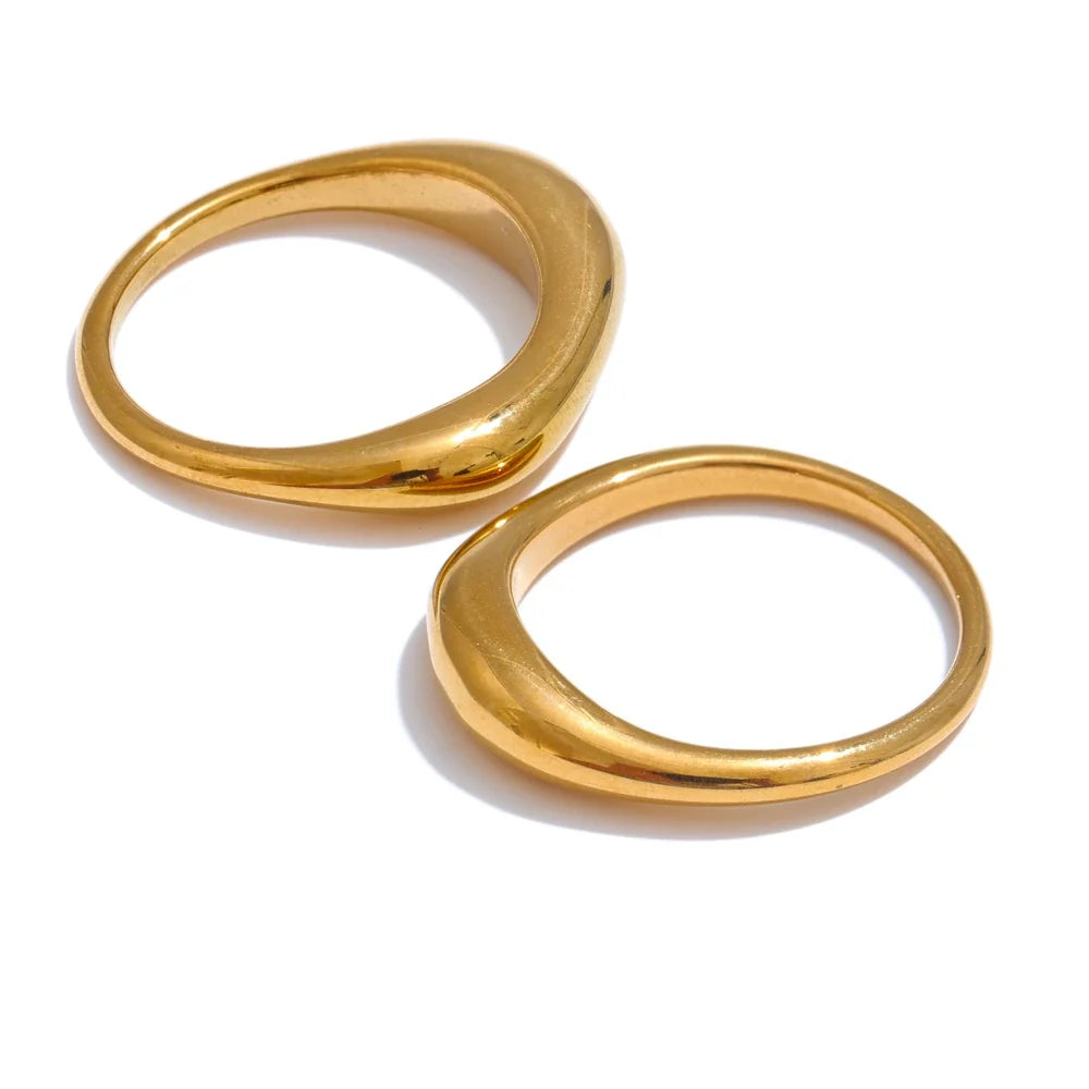 Tessa Geformter Ring, Ring, wasserfest, 316L-Edelstahl mit goldfarbener PVD-Beschichtung, Lark & Reed