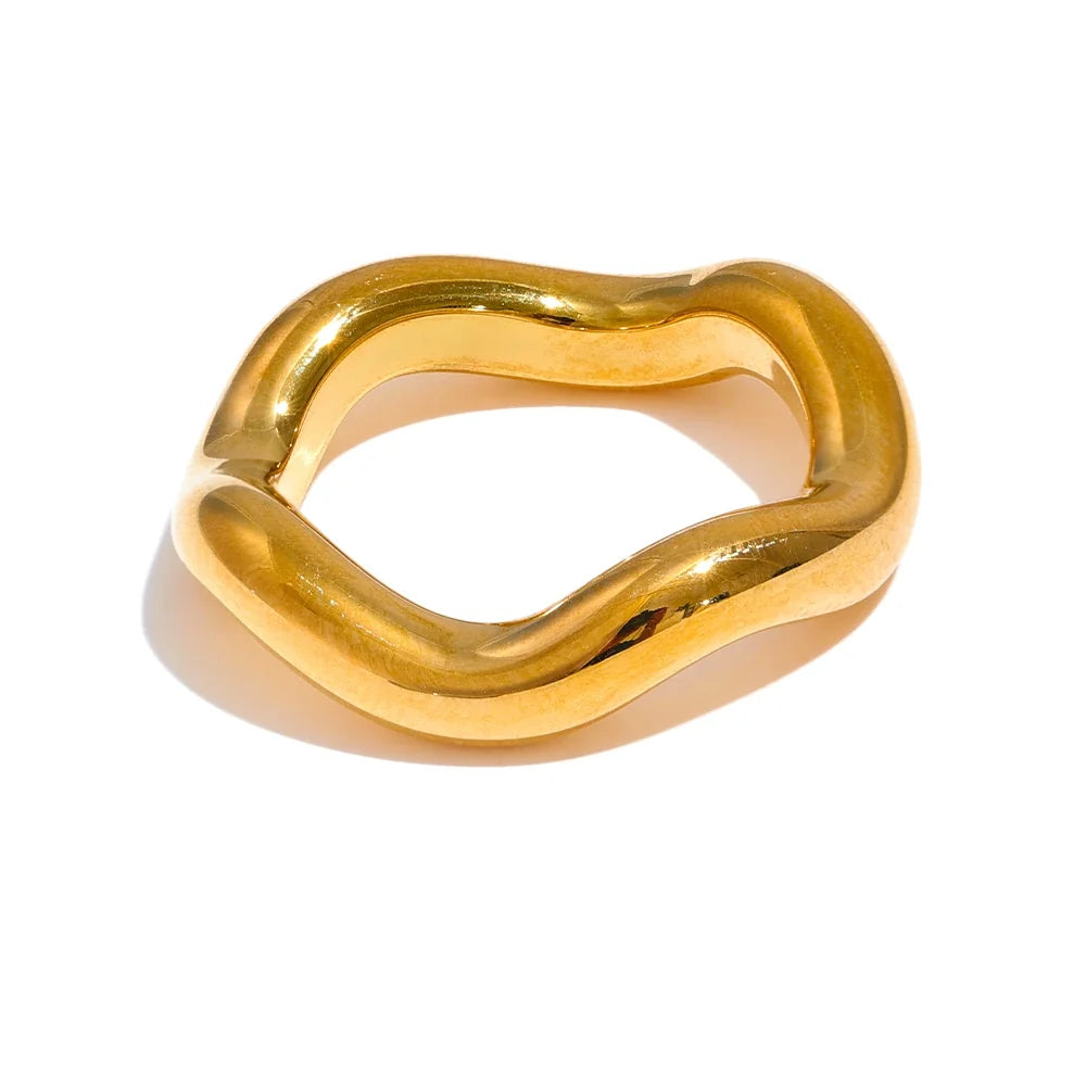 Trine Twist Band, waterproof ring in 316L stainless steel with a gold or silver-tone PVD finish by Lark & Reed