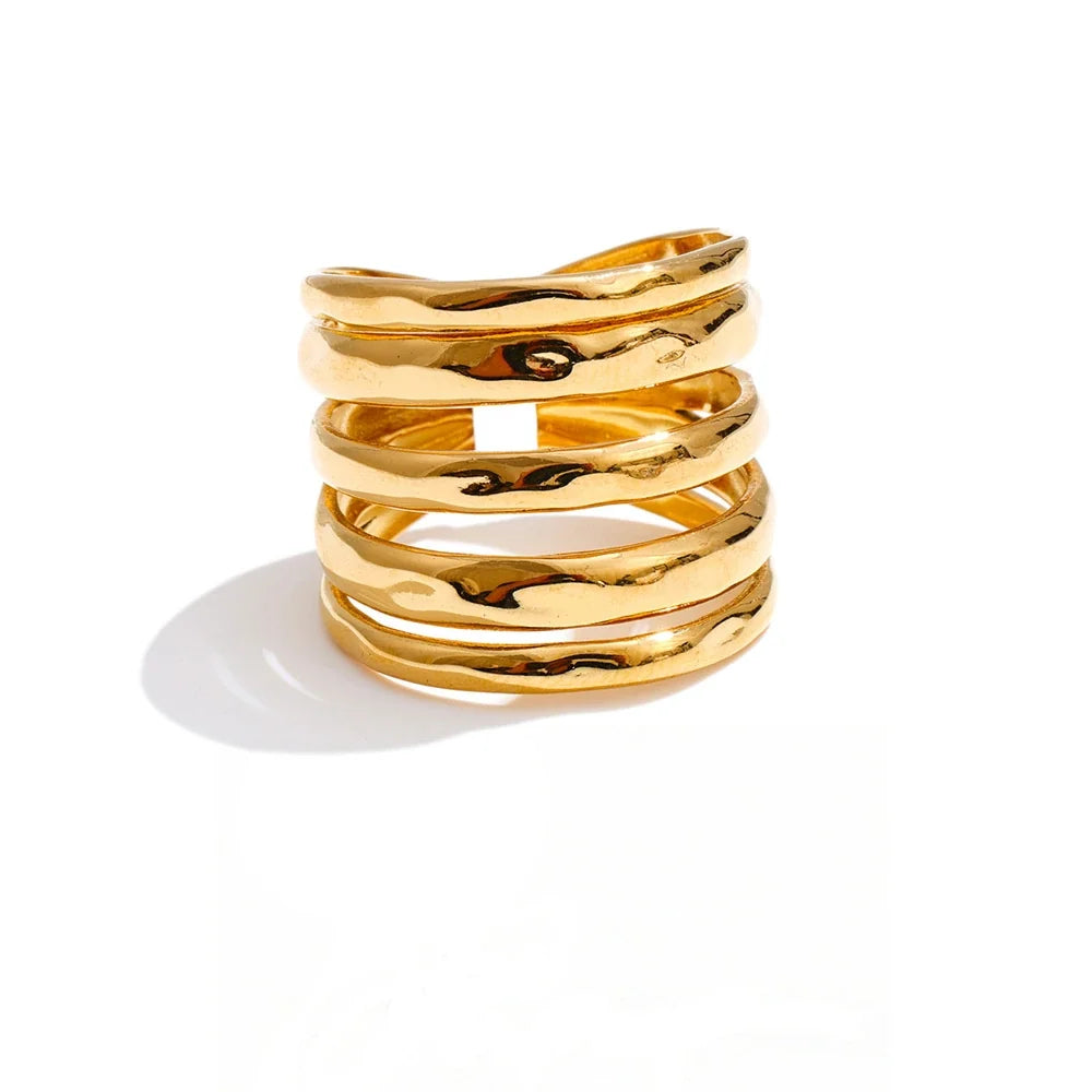 Ulrika bred åben ring, ring, tåler vand, rustfrit stål 316L med guldfarvet PVD-belægning, Lark & Reed
