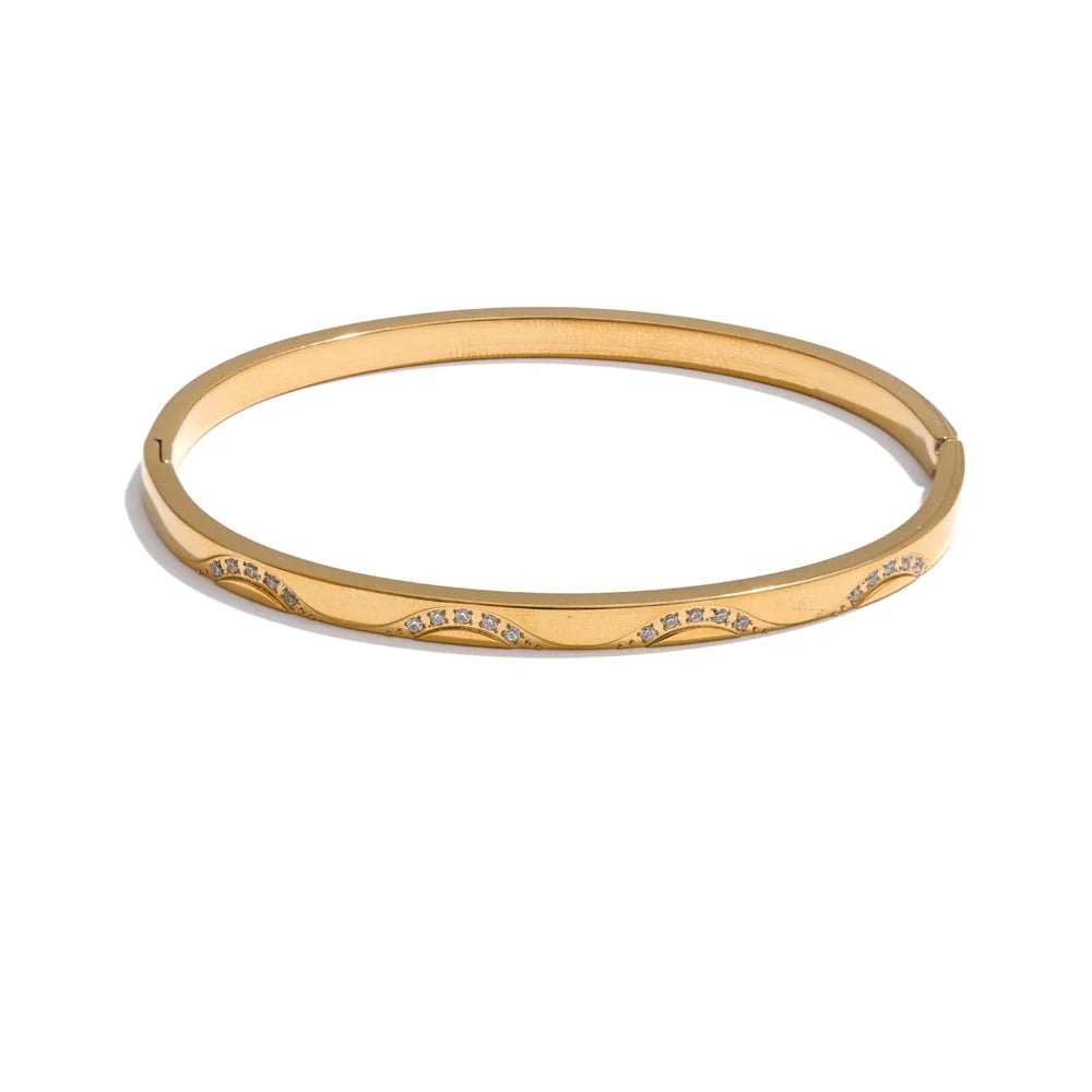 Umbria rund armring med zirkonia, armbånd, tåler vand, rustfrit stål 316L med guld- eller sølvfarvet PVD-belægning, Lark & Reed